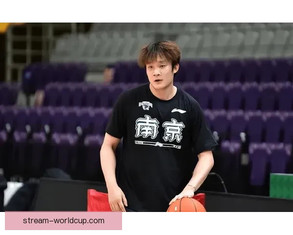 丁彦雨航回忆伤病岁月 揭秘小牛合同与小乔丹深厚友谊